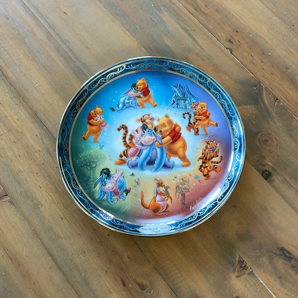 VINTAGE “Winnie the Pooh” Collectors Plate - Picture 3 of 14